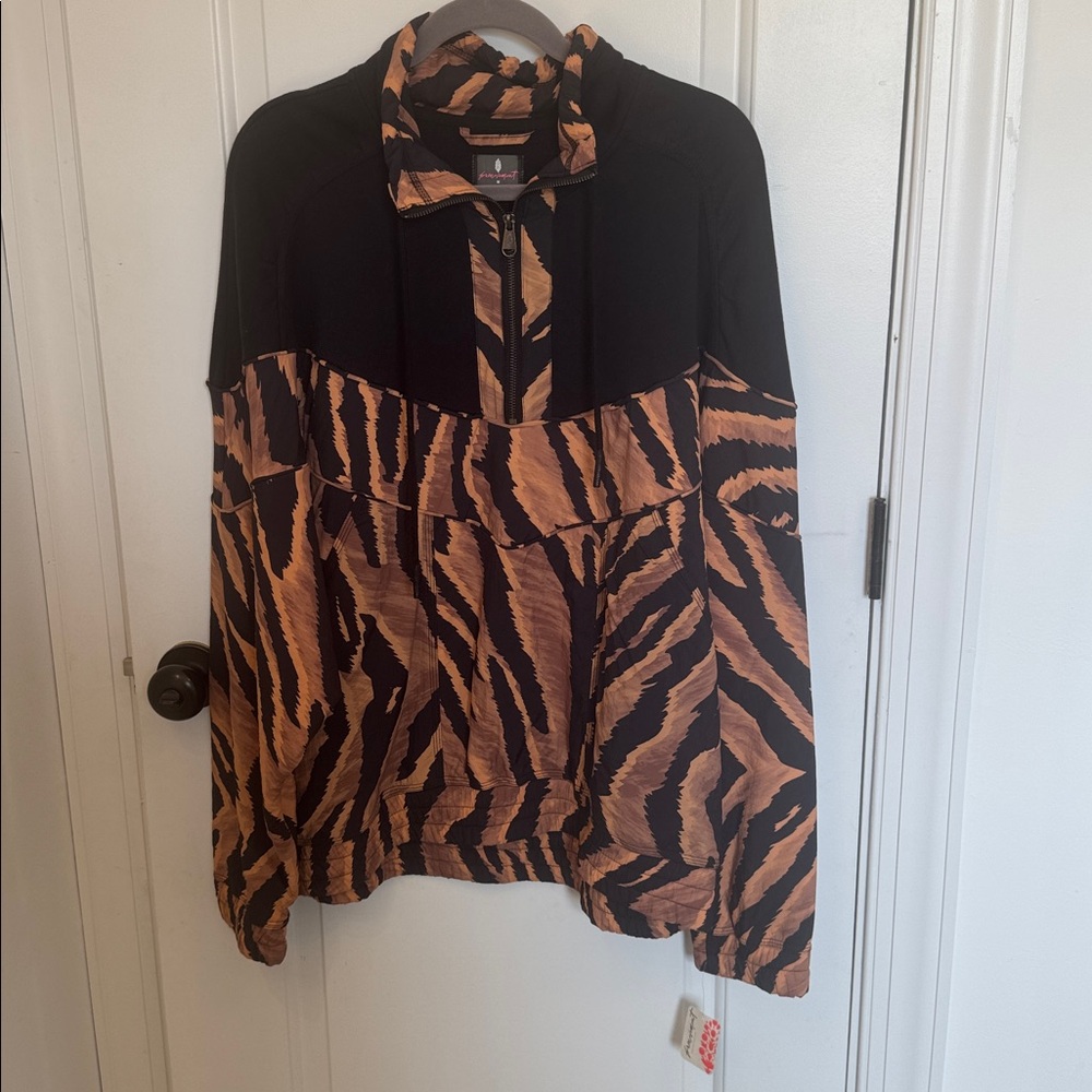 Free People Movement Walk the Line Oversized Black & Tan Zebra Print pullover - Picture 4 of 8
